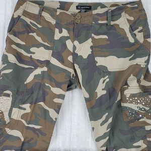 INC- Camouflage Capri's
